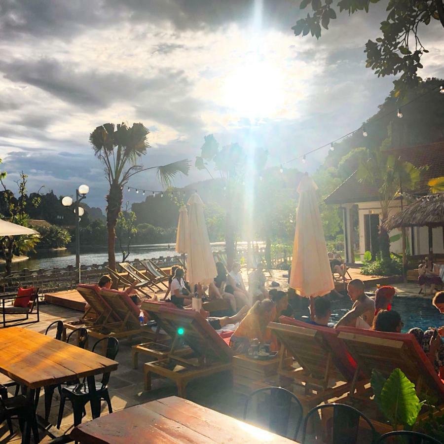 The Banana Tree Hostel Ниньбинь Экстерьер фото
